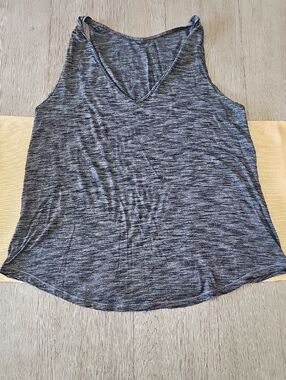 Lululemon Heather Gray V-Neck Sleeveless Tank Top